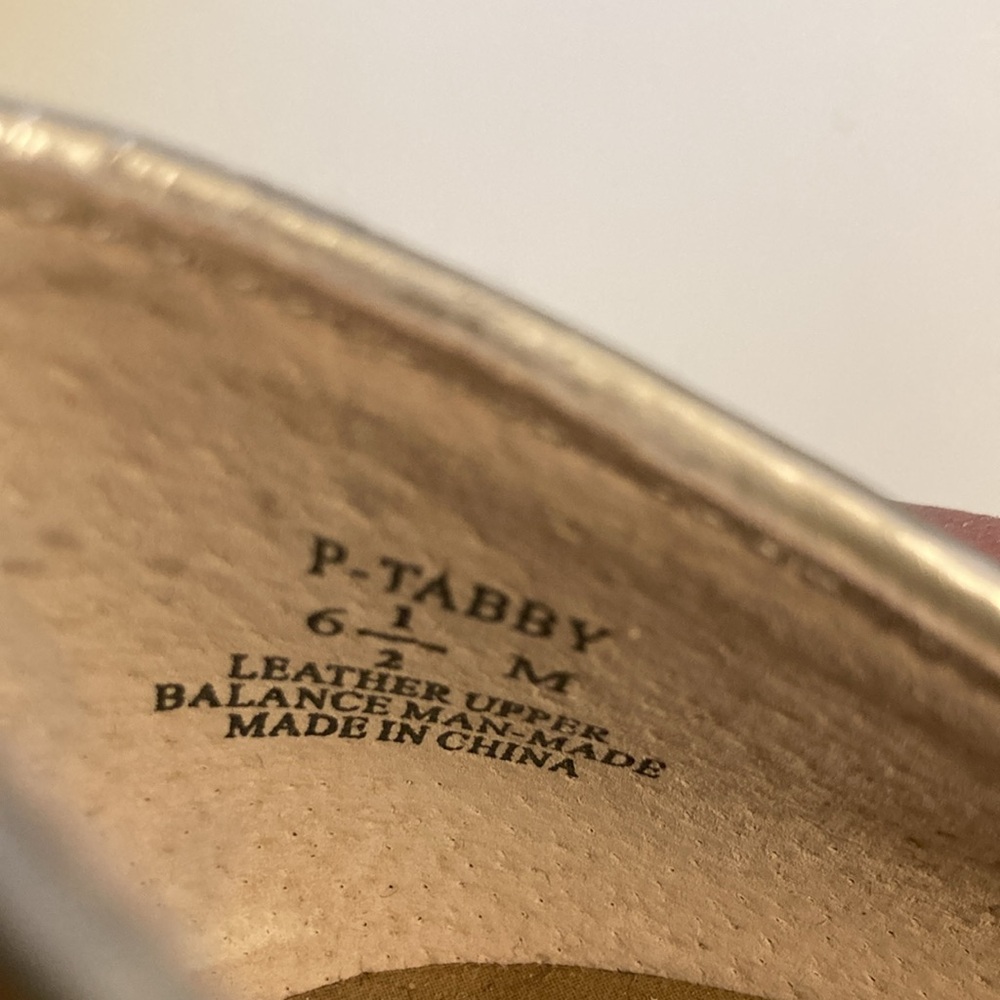 Steve Madden never worn Y2K tan leather pumps, ribbon flower embroidery, 6 1/2 - Picture 12 of 14
